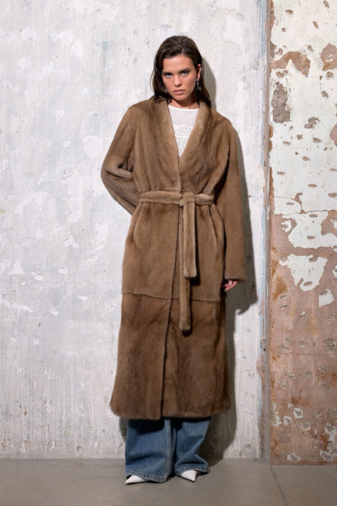 Cappotto lungo di visone con cintura