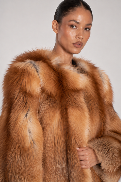 Manteau en fourrure de renard roux