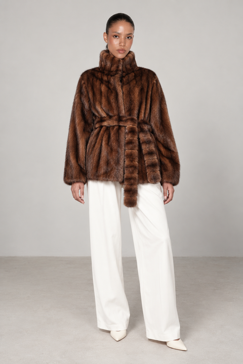 Cappotto in visone marrone con cintura