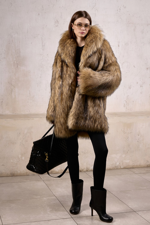 Cappotto oversize in pelliccia sintetica