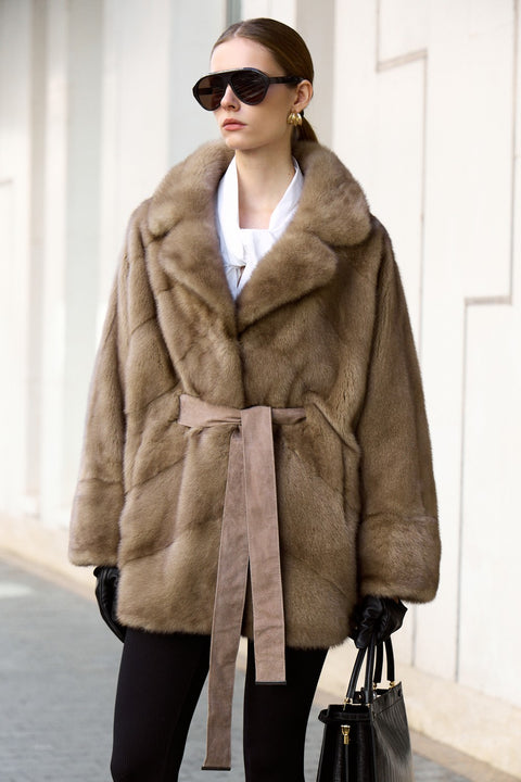 Cappotto morbido in pelliccia di visone