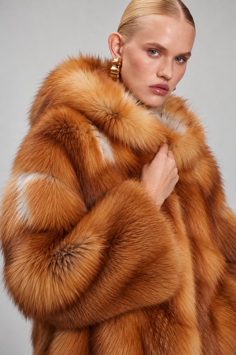 Manteau en fourrure de renard roux