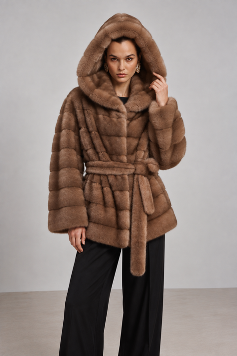 Cappotto di visone con cappuccio