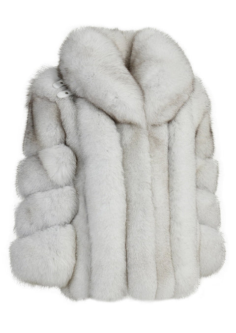 The natural white fox fur coat with its luxurious maxi collar provides both comfort and glamour, ideal for special occasions.